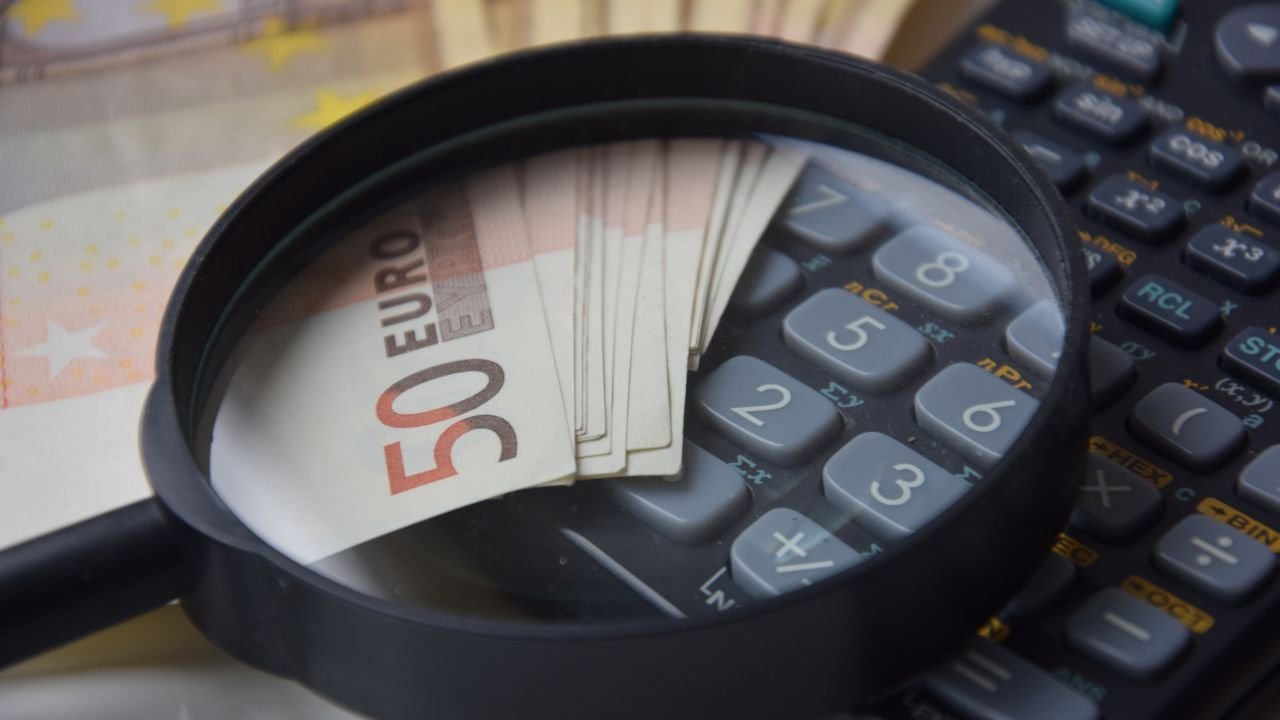 The Ultimate Guide to Budgeting: How to Manage Your Money Like a Pro