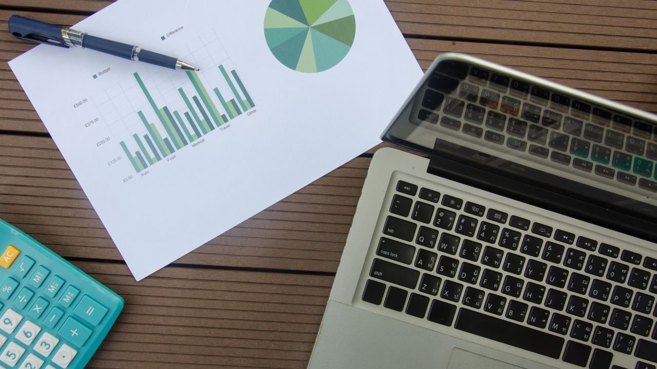 Index Funds vs. Actively Managed Funds: Which is Right for You?